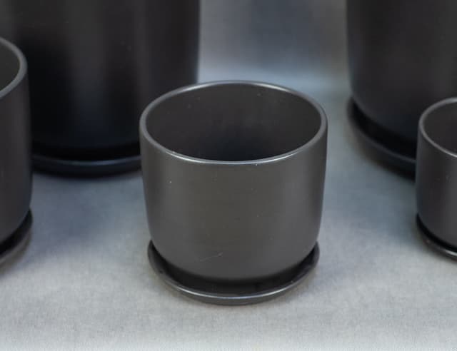 Горшок Блэк Ø15