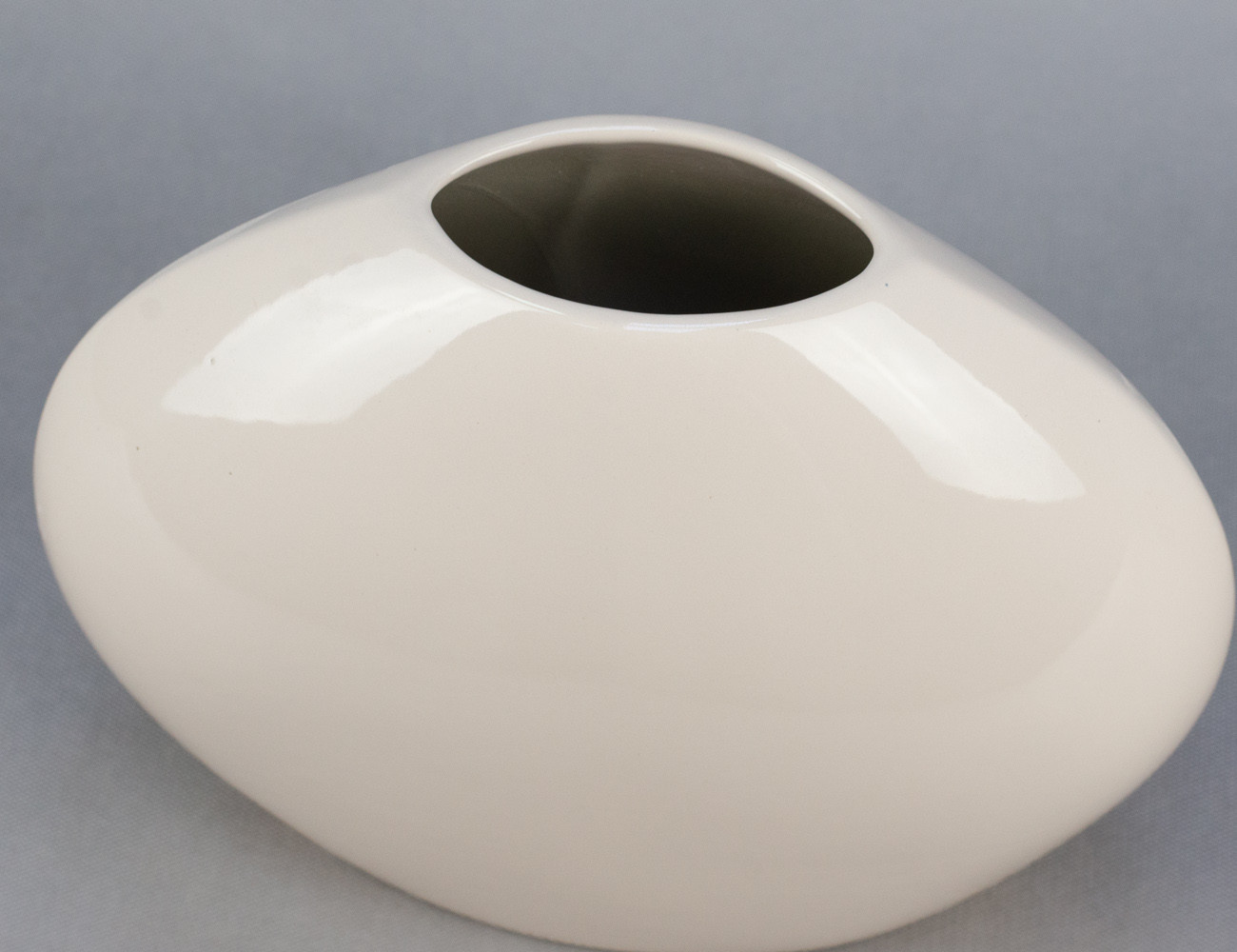 Ваза Лик бежевая